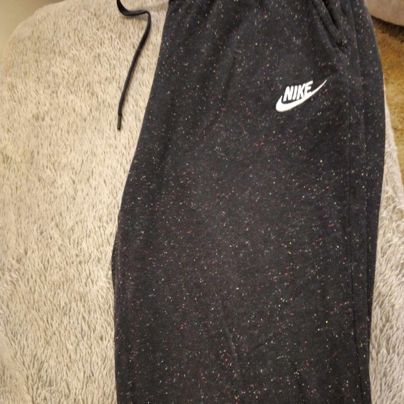 Used womens nike speckled multi colored sweat pants . - Picture 3 of 4